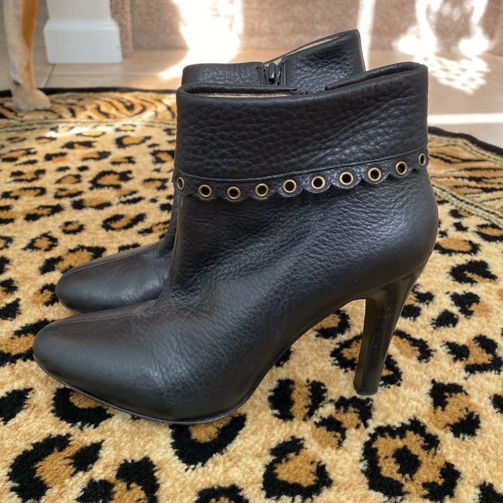 Michael Kors Black Leather high heeled ankle boots booties 8 w zipper